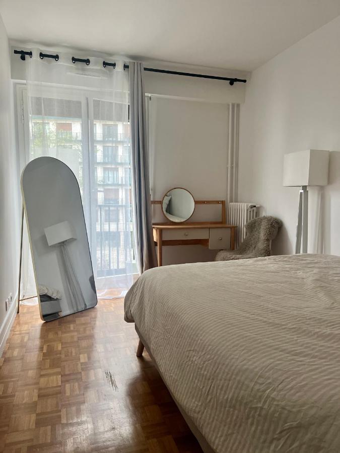 Modern Apartment Near The Eiffel Tower, 45M Paris Exterior photo
